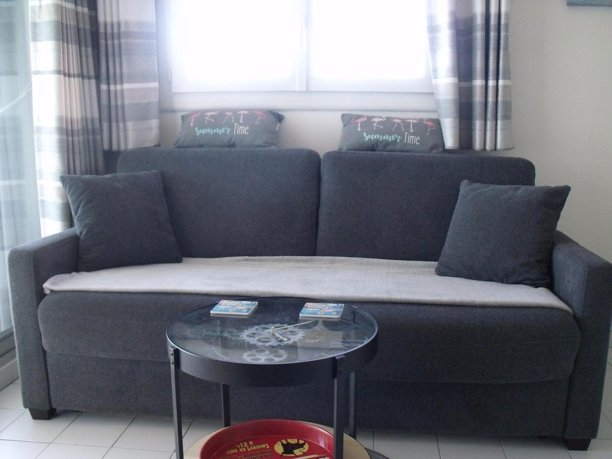 Seaside Oasis: Chic 2-Room Apartment with Pool and Private Parking Le Grau-du-Roi Exterior photo