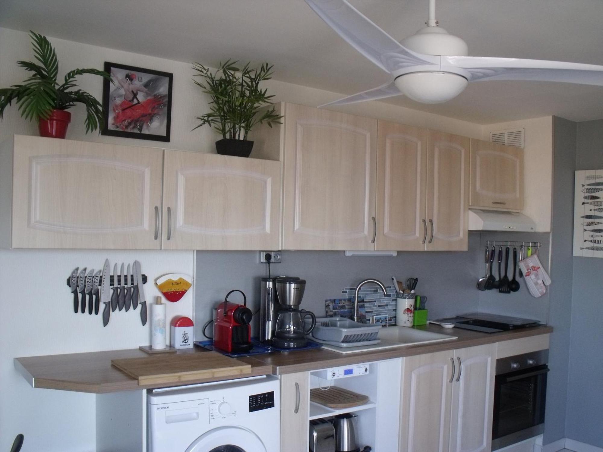 Seaside Oasis: Chic 2-Room Apartment with Pool and Private Parking Le Grau-du-Roi Exterior photo